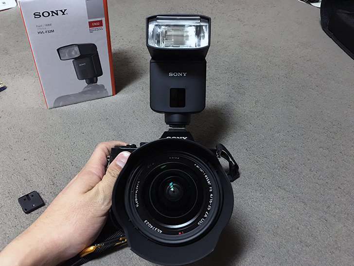 OZPAの表4 | ミラーレスカメラα7用にソニー フラッシュ「HVL-F32M」を